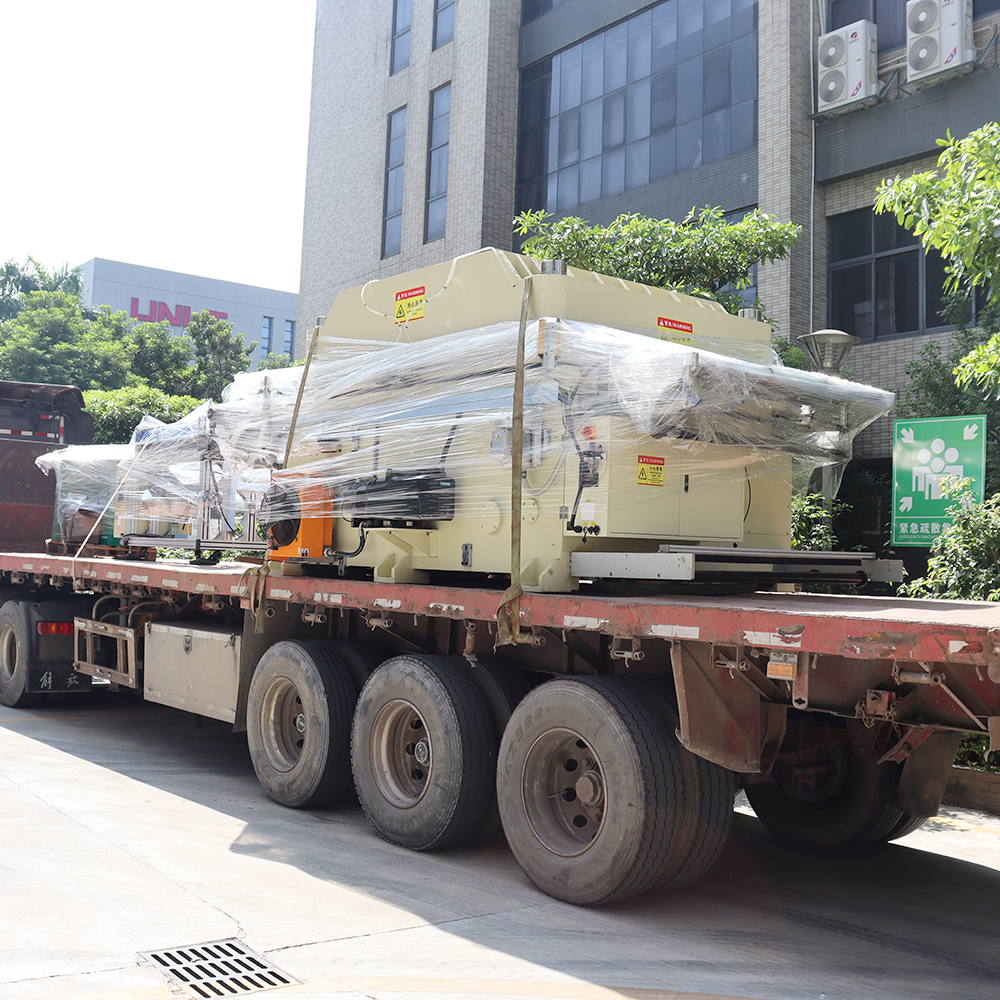 大型模切机（jī）出货