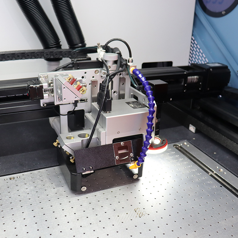 振鏡（jìng）卷對卷激光切割機 ZJ5060/7080