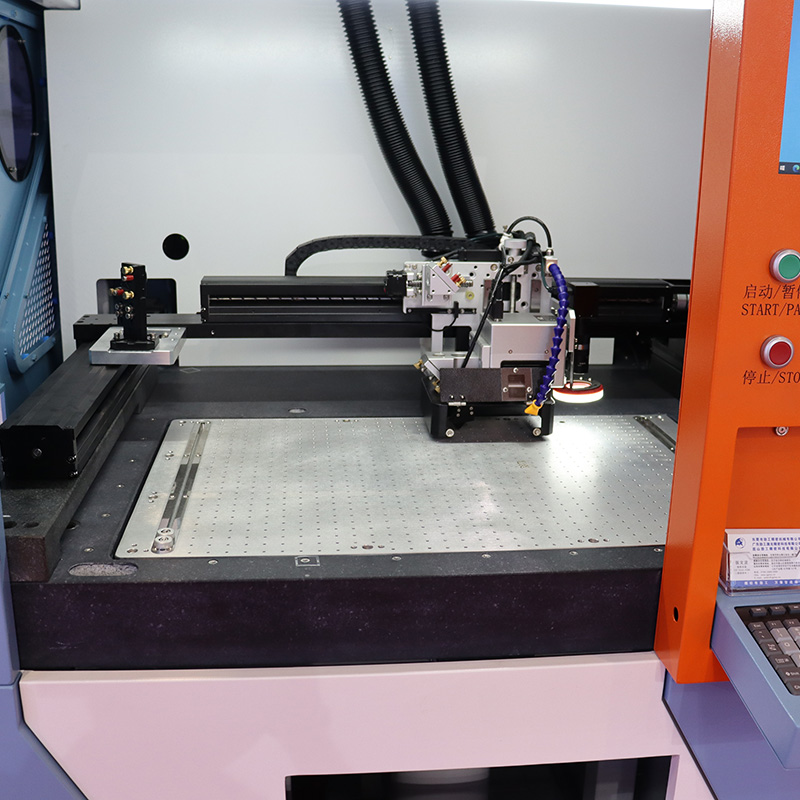 振鏡（jìng）卷對卷激光切割機 ZJ5060/7080